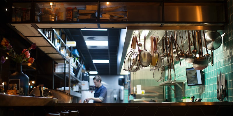 How to Upgrade Your Kitchen and Save Money at a Restaurant Supply